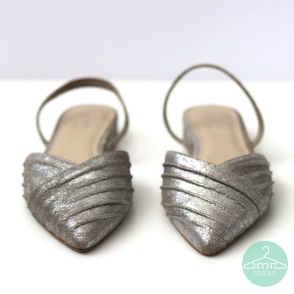 Seychelles Highly Touted Silver Leather Pointed Flats